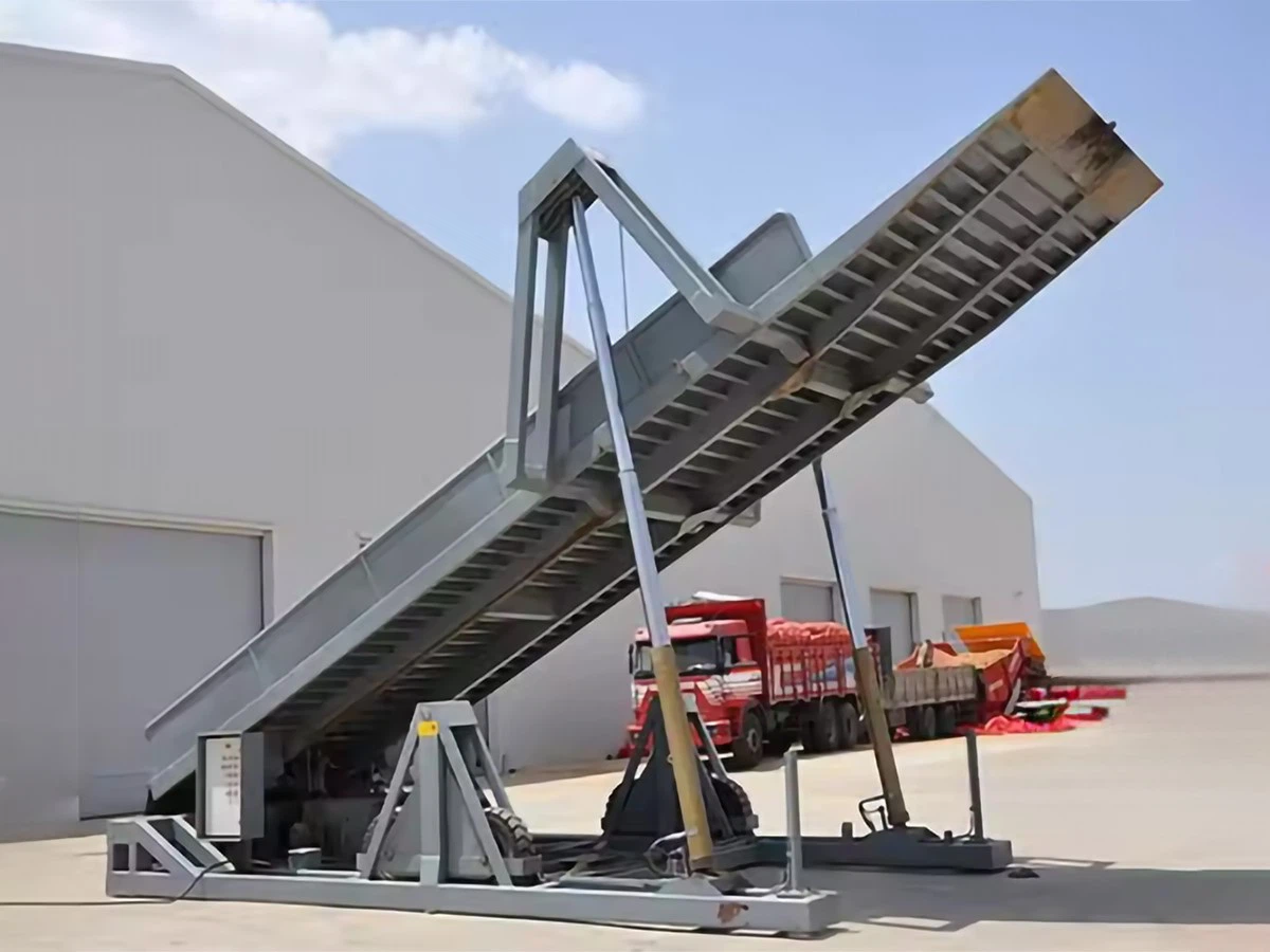 container tilter for tilting container together with truck 4 container tilter for tilting container together with truck 4