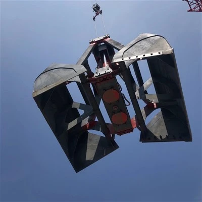 Crane Clamshell Grabs Bucket